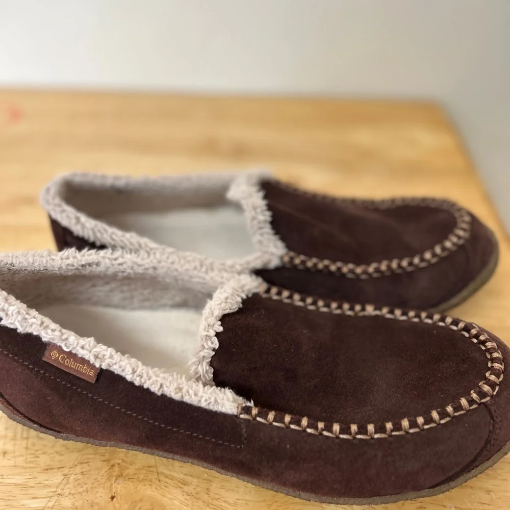 Columbia‎ Brown Suede Moccasin Slippers size 10